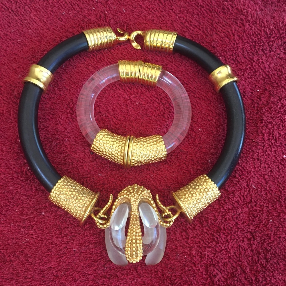 Glass and metal necklace and bracelet.